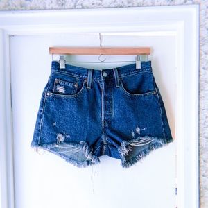 ⚡️⚡️LEVIS 501 HIGH-RISE DENIM SHORTS - SIZE 26⚡️⚡️